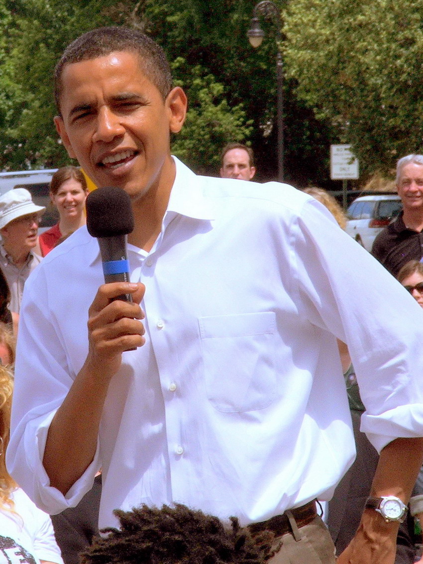 Click to see full 850 x 1133 image of ObamaMicNH